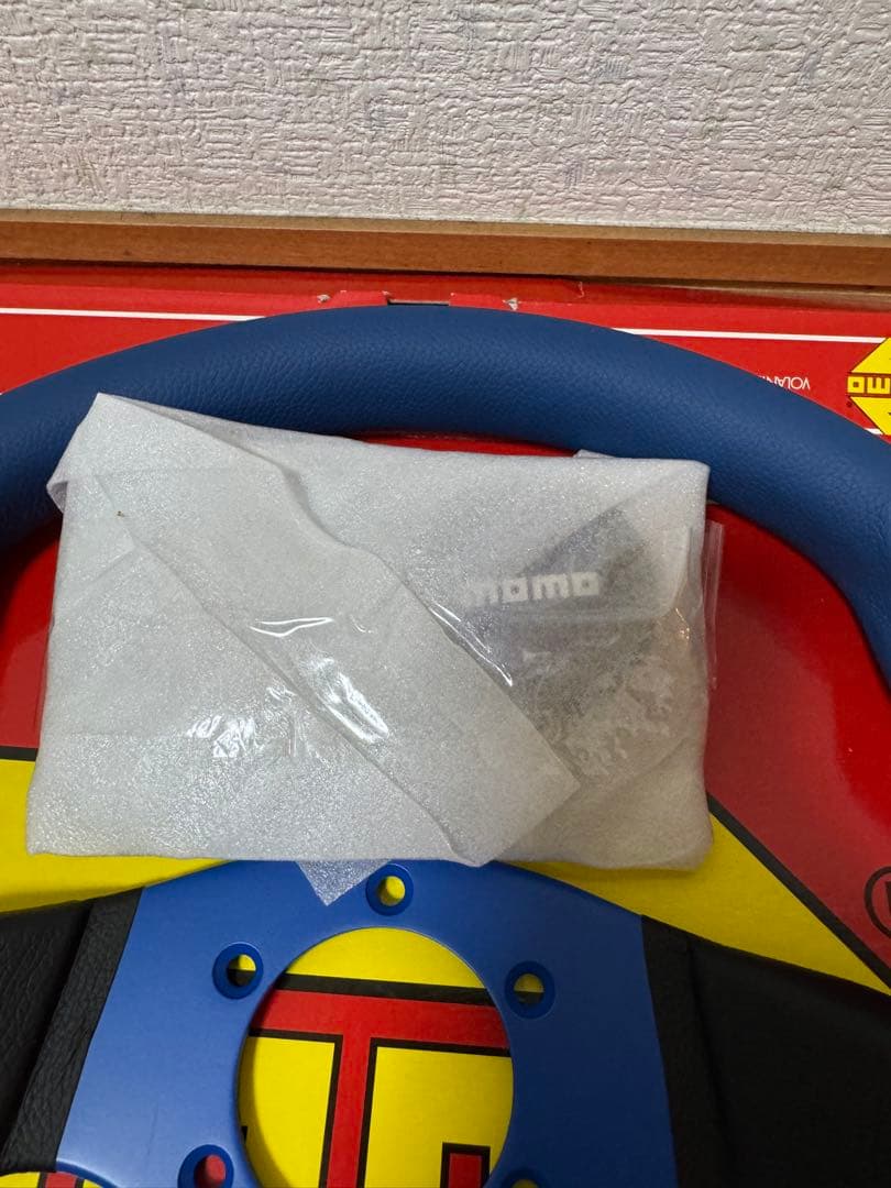 MOMO ステアリング コマンド2 新品未使用