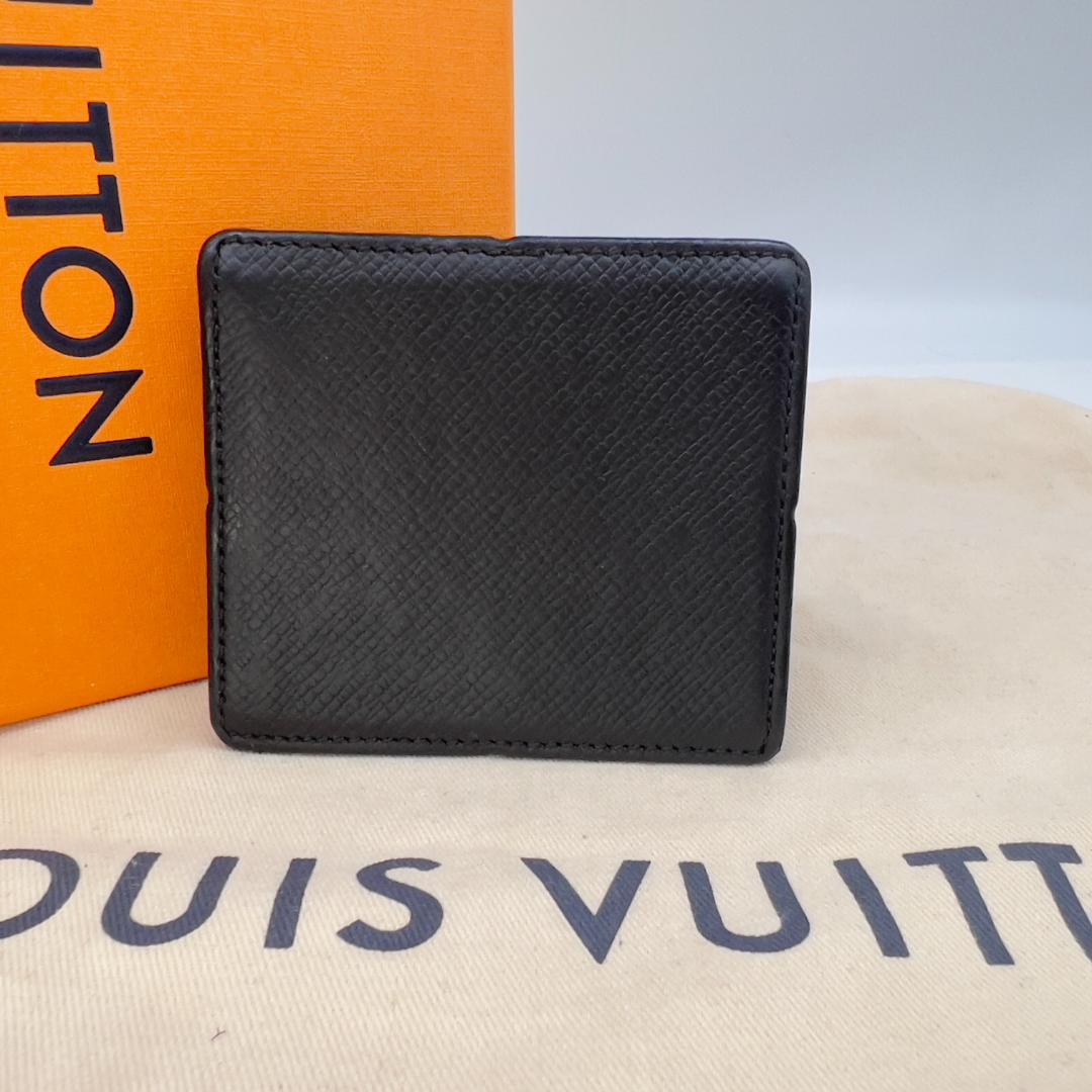 美品　ルイヴィトンの上質レザー使用 4069 シンプル高級感あふれるケース