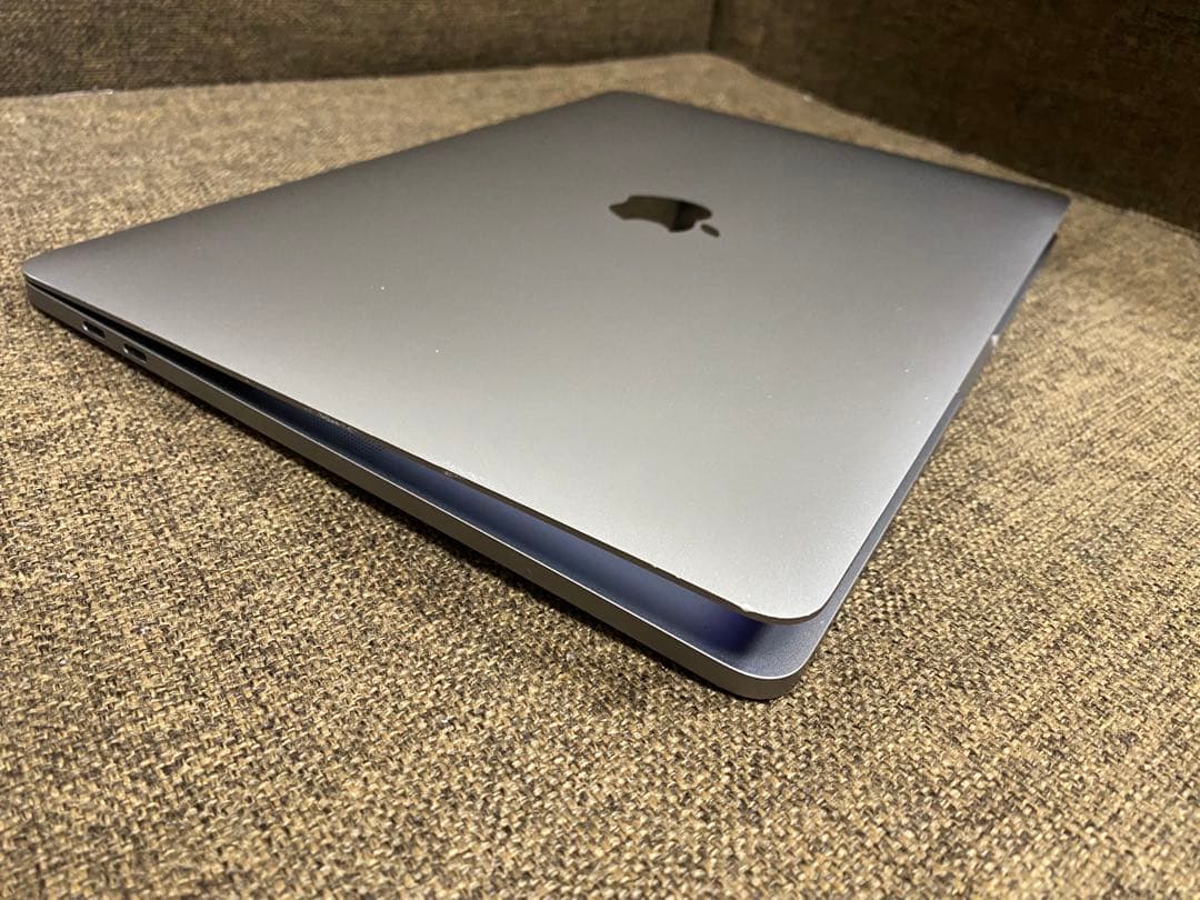 MacBook Pro M2 2022 8GB 256 バッテリー　99％
