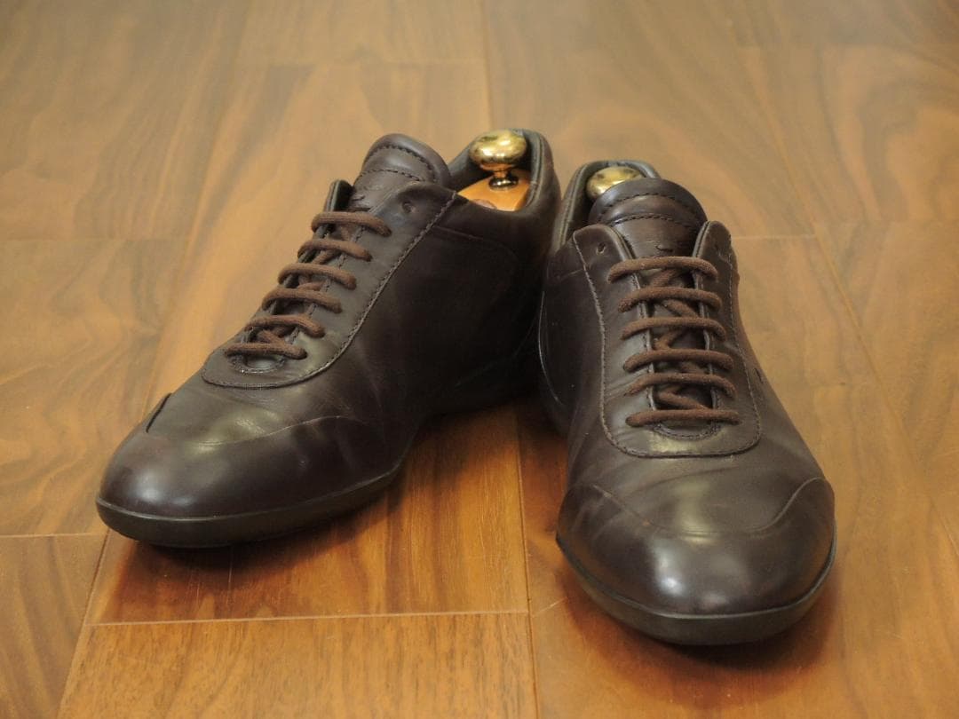 9万円 サントーニ　レザースニーカー　6.5　JP25　一番売れている超定番