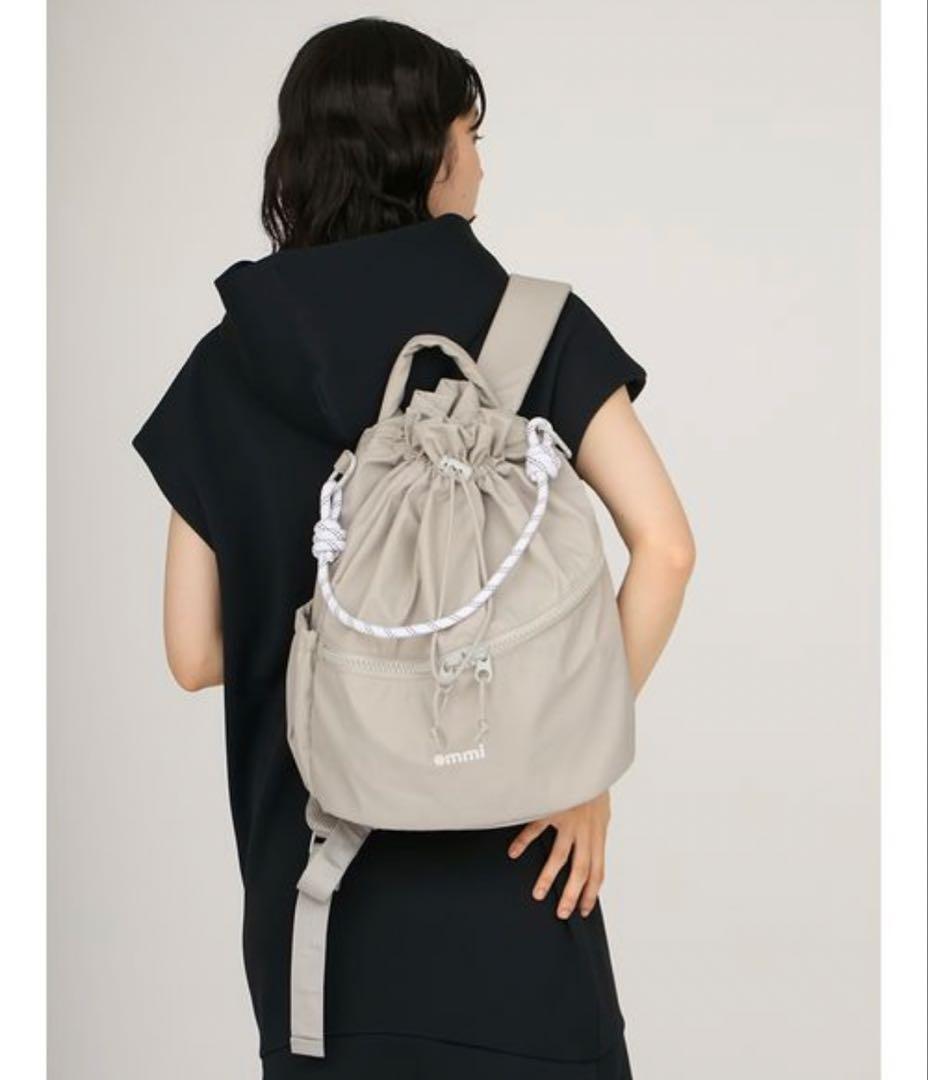 【限定カラー】撥水 emmiロゴマルチバックパック