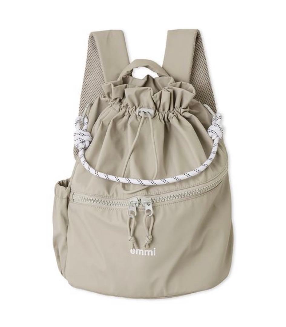【限定カラー】撥水 emmiロゴマルチバックパック