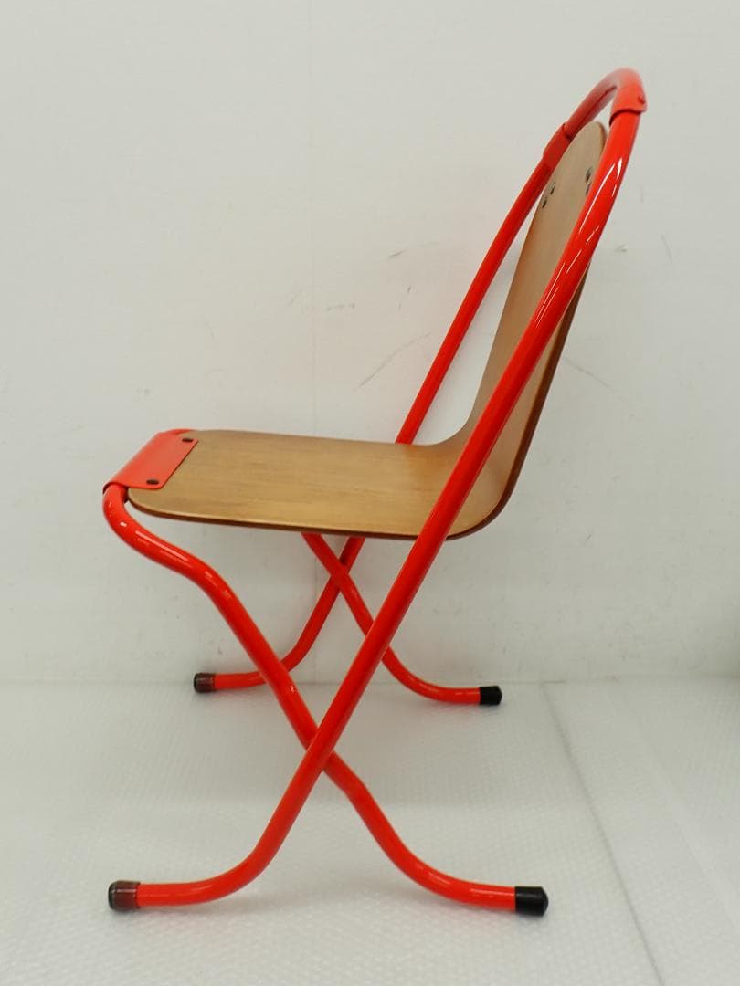 関家具 CRASH GATE/クラッシュゲート スタッキングチェア レッド