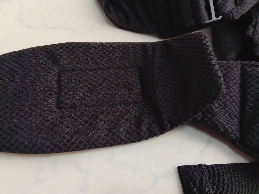 美品 ヌナ nuna カドルクリック ナイト ブラック 抱っこひも 正規品