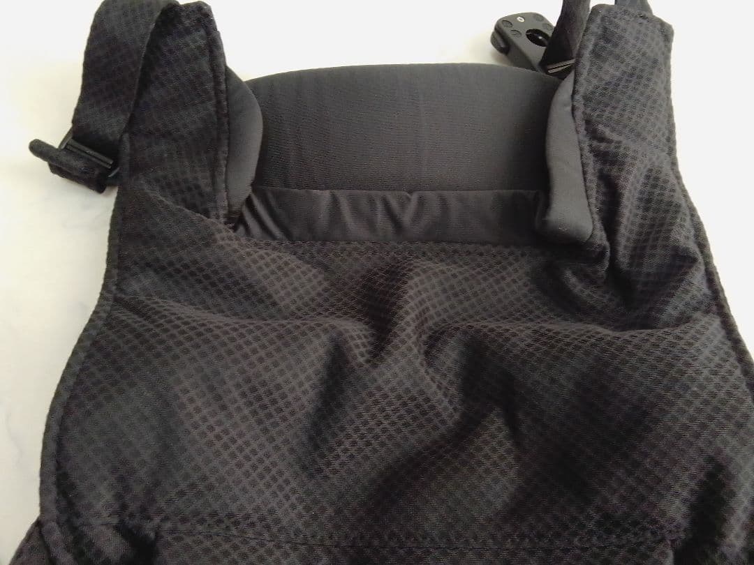 美品 ヌナ nuna カドルクリック ナイト ブラック 抱っこひも 正規品