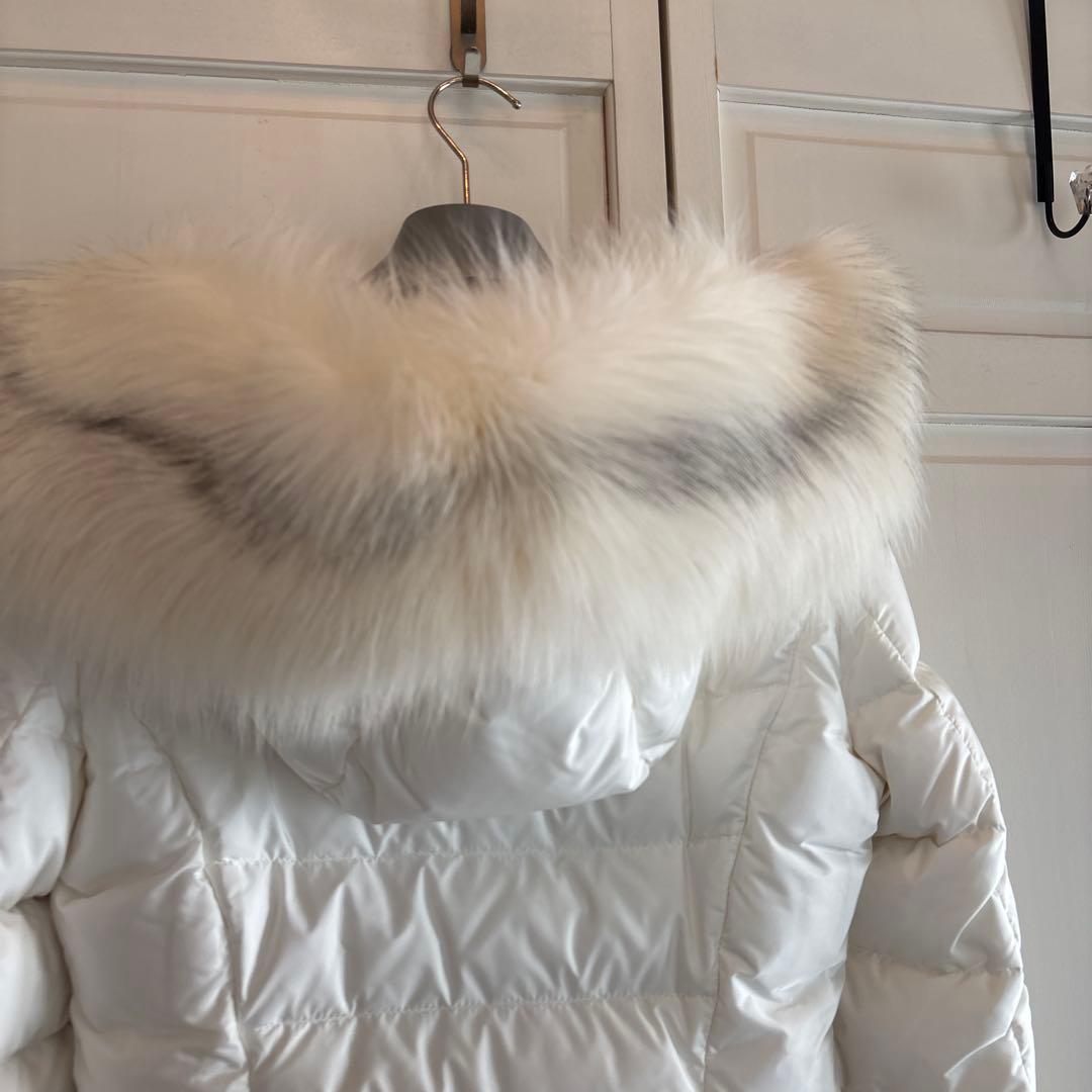 PRADA ホワイト ダウンジャケット フード付き