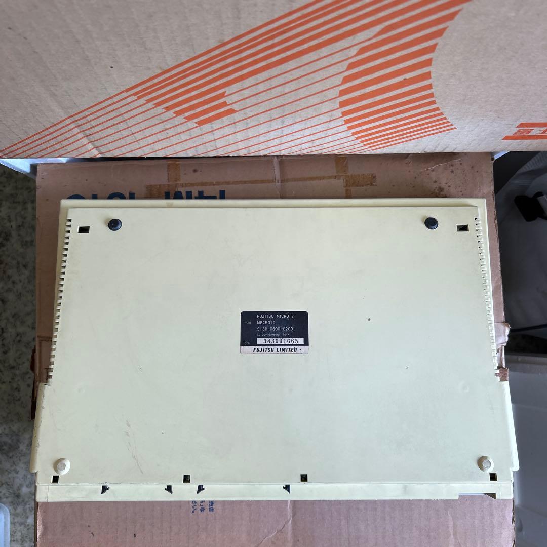 希少　富士通　マイクロ7 MB25010 パーソナルコンピューター　当時物