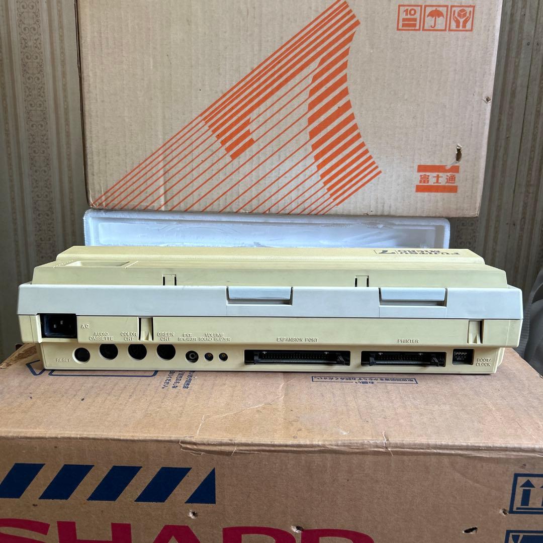 希少　富士通　マイクロ7 MB25010 パーソナルコンピューター　当時物