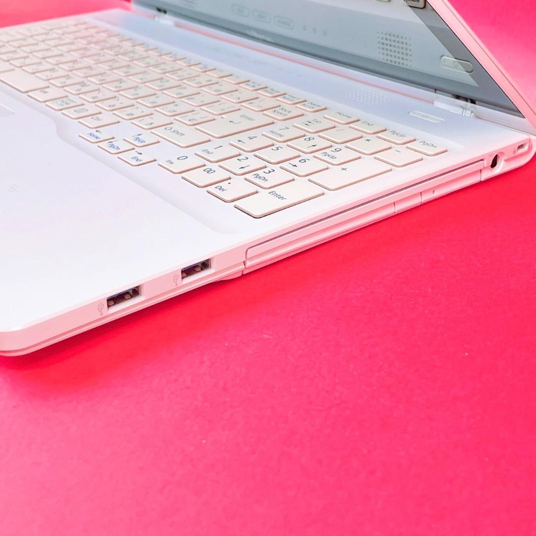 大人気タッチパネル❣️薄型ノートパソコン✨️快適SSDブルーレイ白Windows11