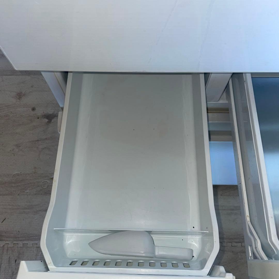 配送設置無料　大型冷蔵庫　大容量　TOSHIBA 555L 6ドア