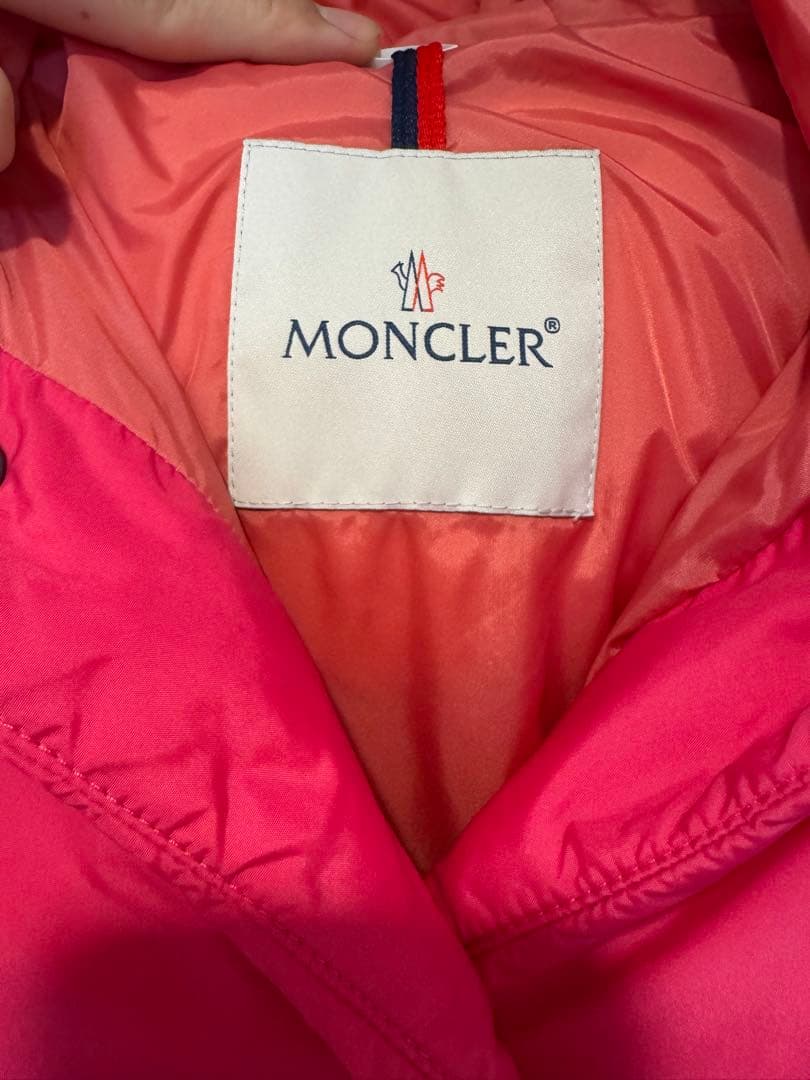【最終値下げ】【美品】Moncler フード付きダウンジャケット ピンク