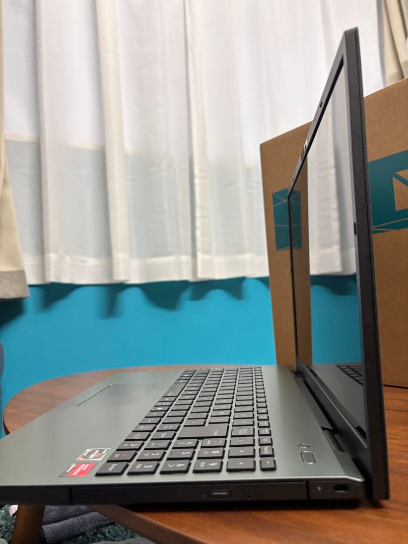 lavie n16 ノートパソコン　オリーブグリーン