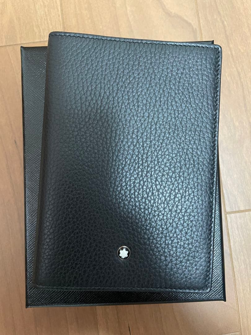 新品未使用　モンブランパスポートホルダー　montblanc 黒パスポートケース