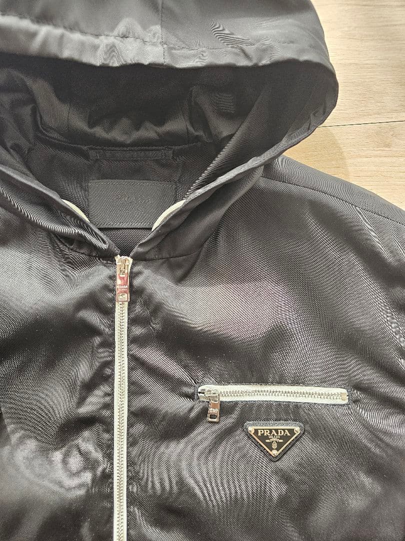 PRADA ナイロンジャケット 三角ロゴ