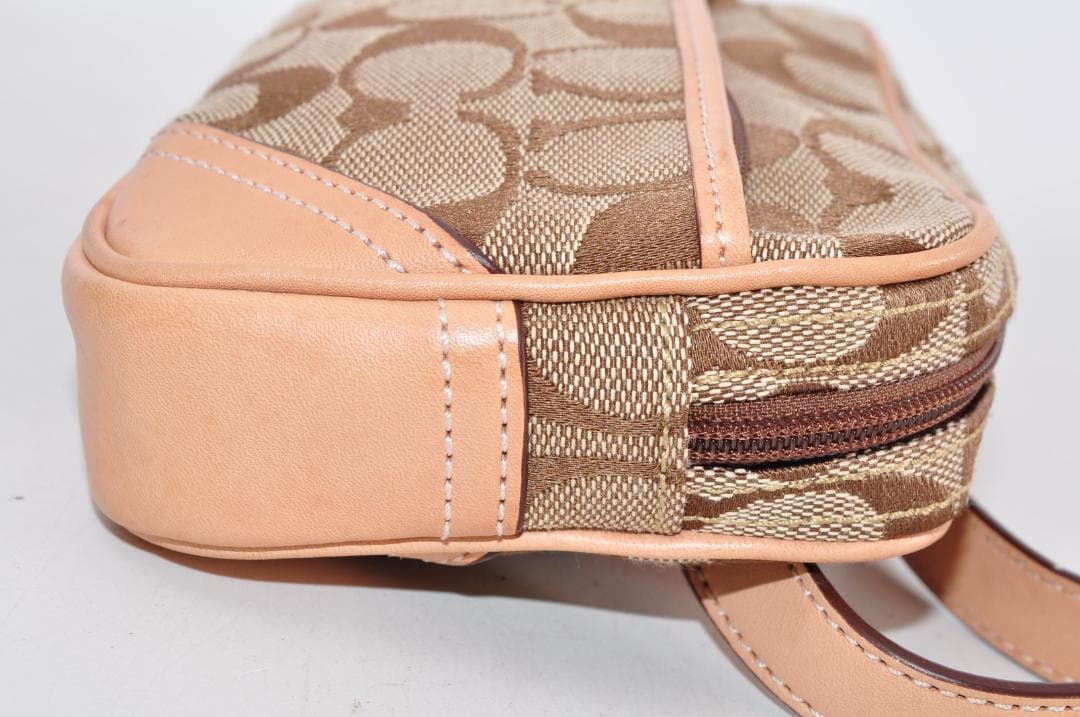 未使用 COACH コーチ シグネチャー ボディバッグ 箱、保存袋付き