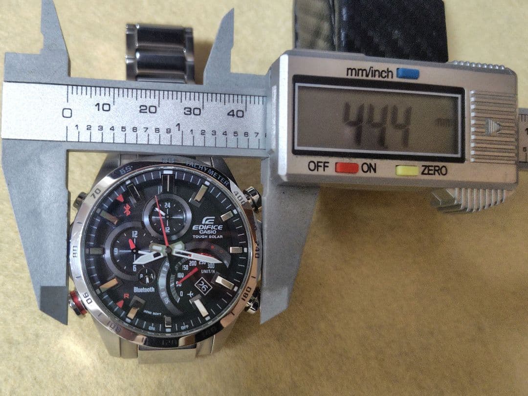 EDIFICE Tough Solar Bluetooth クロノグラフ