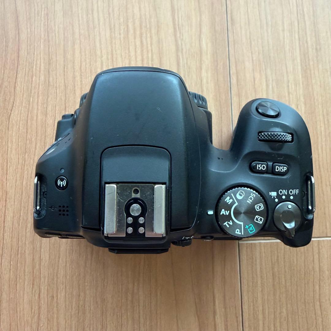 おまけ付Canon EOS kiss x9デジタル一眼カメラ EF50mmセット