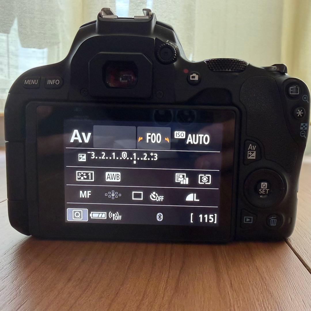 おまけ付Canon EOS kiss x9デジタル一眼カメラ EF50mmセット