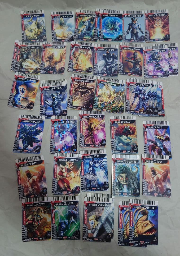 非売品カード有 セット 大怪獣バトル バインダー カード106枚 EXゴモラ他