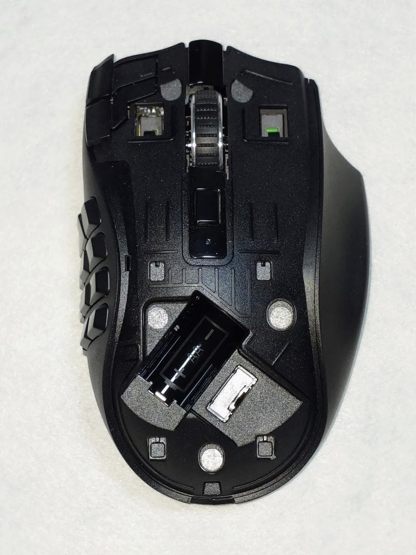 Razer Naga V2 HyperSpeed ゲーミングマウス