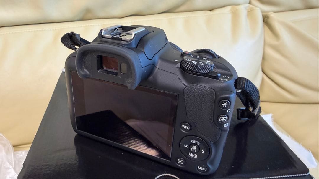 新同品CANON EOS R100 RF-S 18-45mm レンズキット