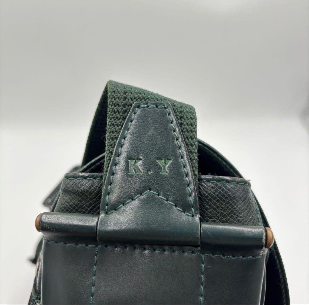 ルイヴィトン タイガ ヴィクトール レザーショルダーバッグ M30144グリーン