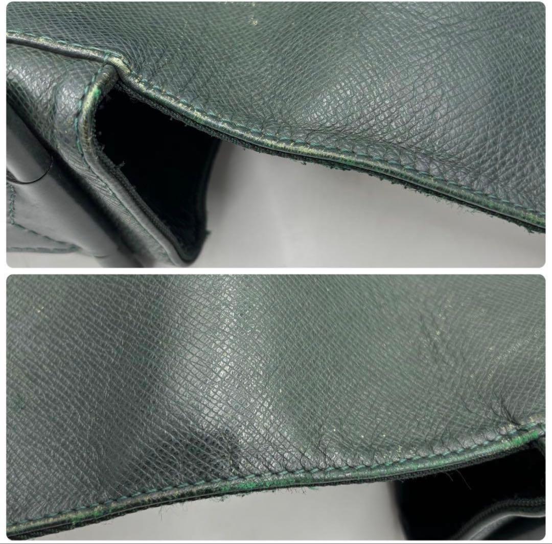 ルイヴィトン タイガ ヴィクトール レザーショルダーバッグ M30144グリーン