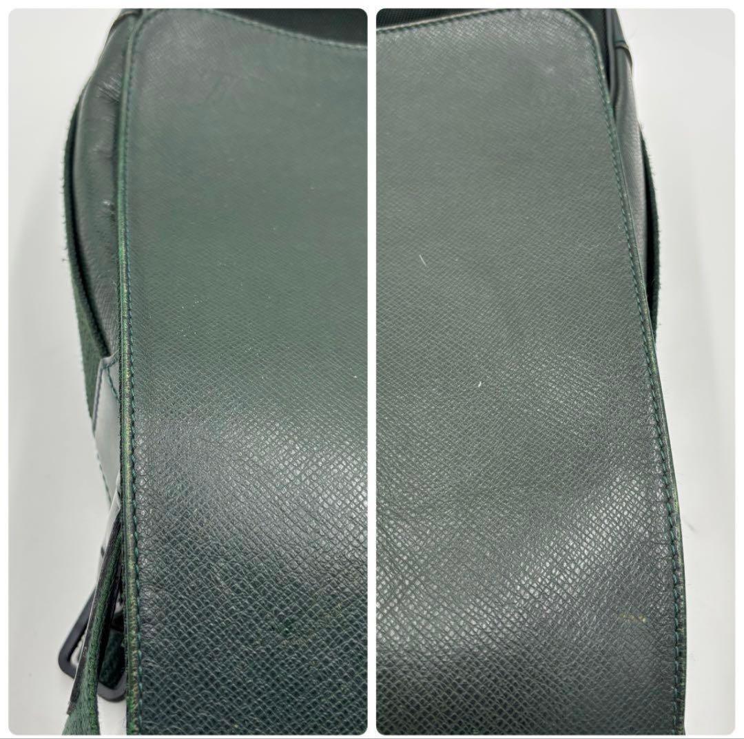 ルイヴィトン タイガ ヴィクトール レザーショルダーバッグ M30144グリーン