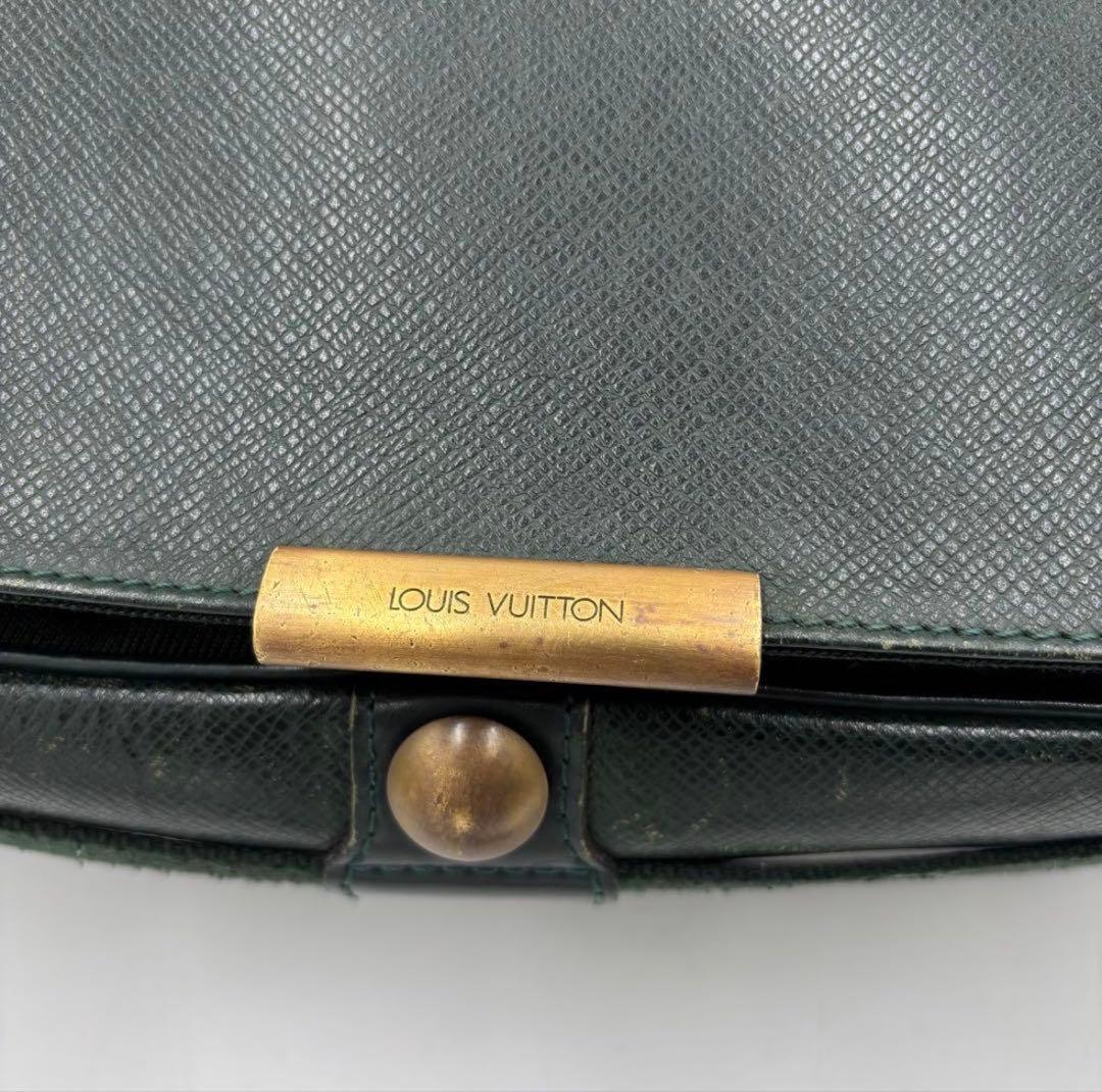 ルイヴィトン タイガ ヴィクトール レザーショルダーバッグ M30144グリーン