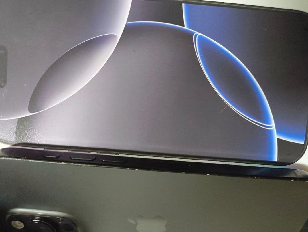 ベゼル傷iPhone16promax 256GB 本体　apple care +