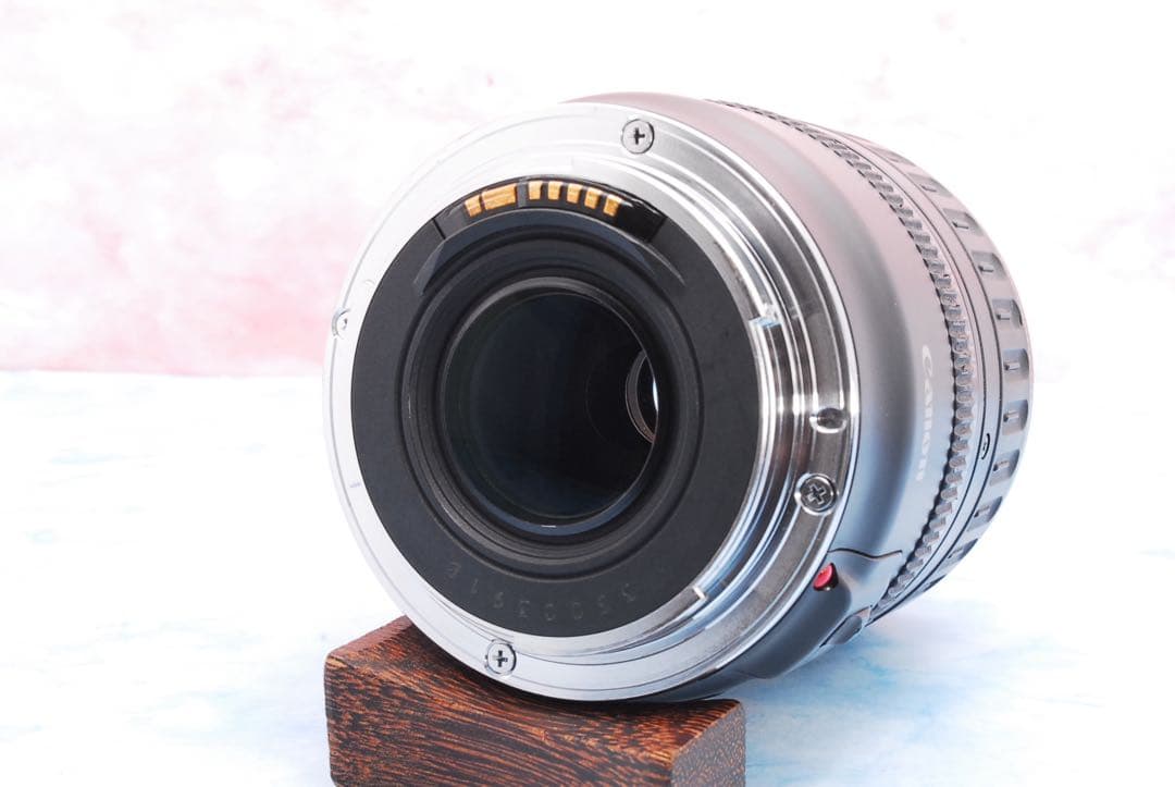 キャノン EOS 8000D☆Wi-Fi搭載＆高画質☆一眼レフカメラ