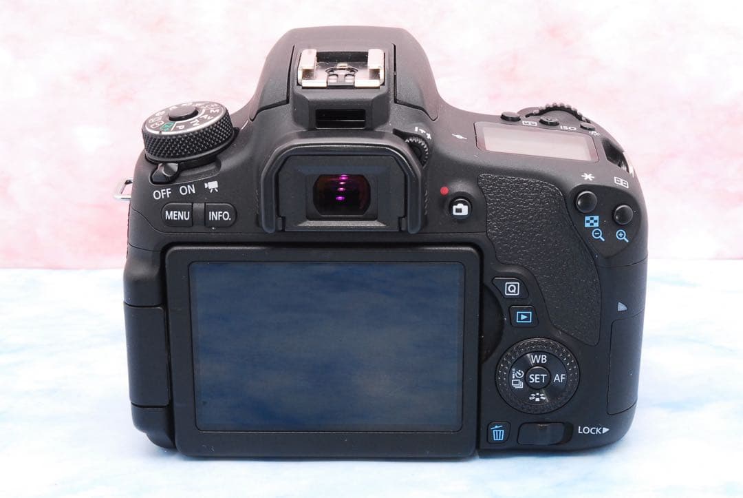 キャノン EOS 8000D☆Wi-Fi搭載＆高画質☆一眼レフカメラ