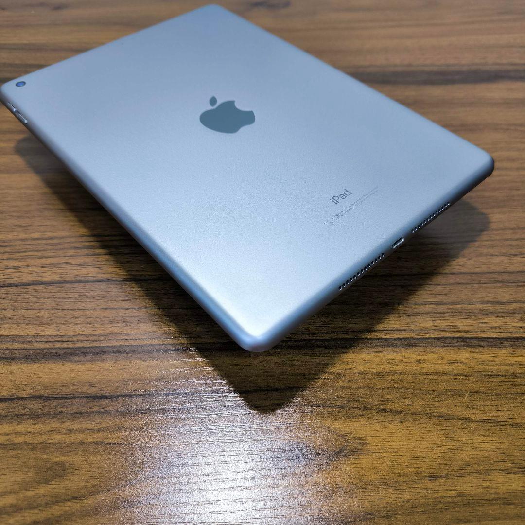 新品同様 Apple iPad 第6世代 Wi-Fiモデル 32GB