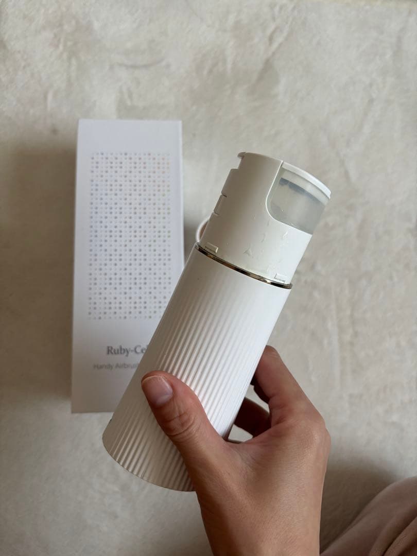 Ruby Ceelハンディブラシ　ホワイト