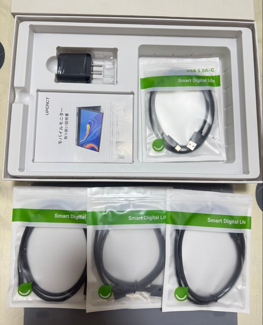 新品　13.3インチ　モニター178度超広視野角のIPSディスプレイ360度回転