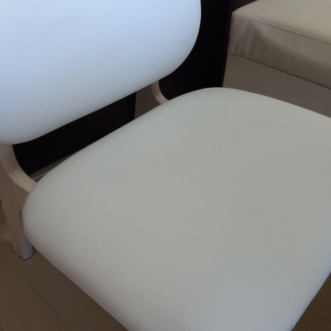 ニトリ　傷・汚れに強い合成皮革 リビングダイニング1人用チェア　白