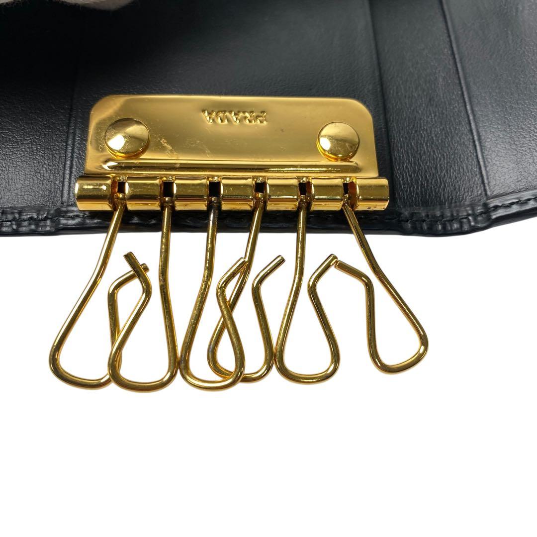 美品 プラダ PRADA 4連 キーケース 三角ロゴプレート ブラック