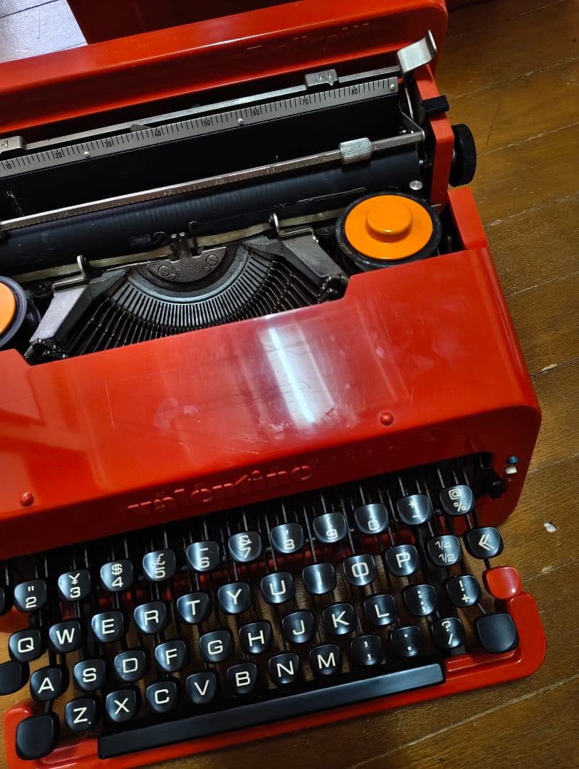 タイプライター Olivetti Valentine オリベッティ バレンタイン