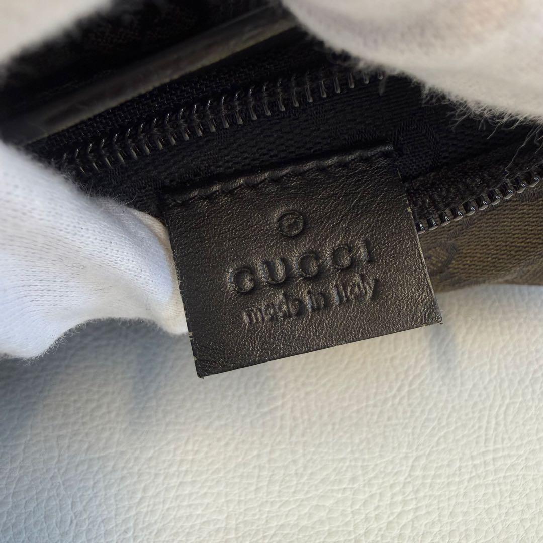 M*a様 GUCCI ボディバッグ ブラック GGキャンバス 保管袋付き