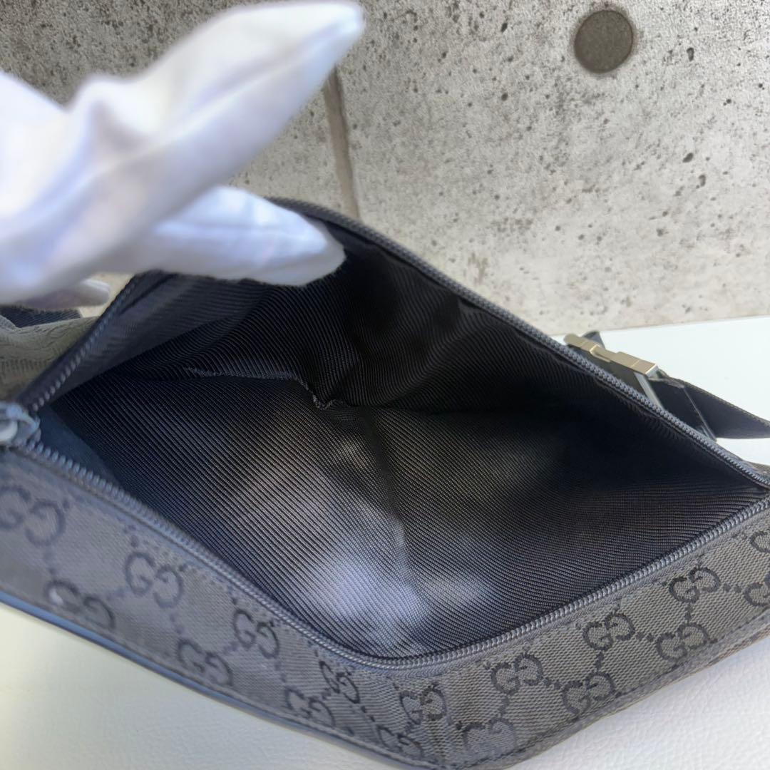 M*a様 GUCCI ボディバッグ ブラック GGキャンバス 保管袋付き