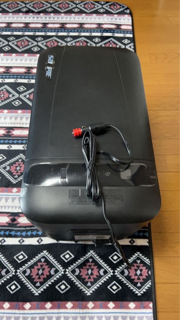 車載冷蔵庫　２２Ｌ　接続ケーブル付き　　送料込み！家庭用コンセントケーブル付き