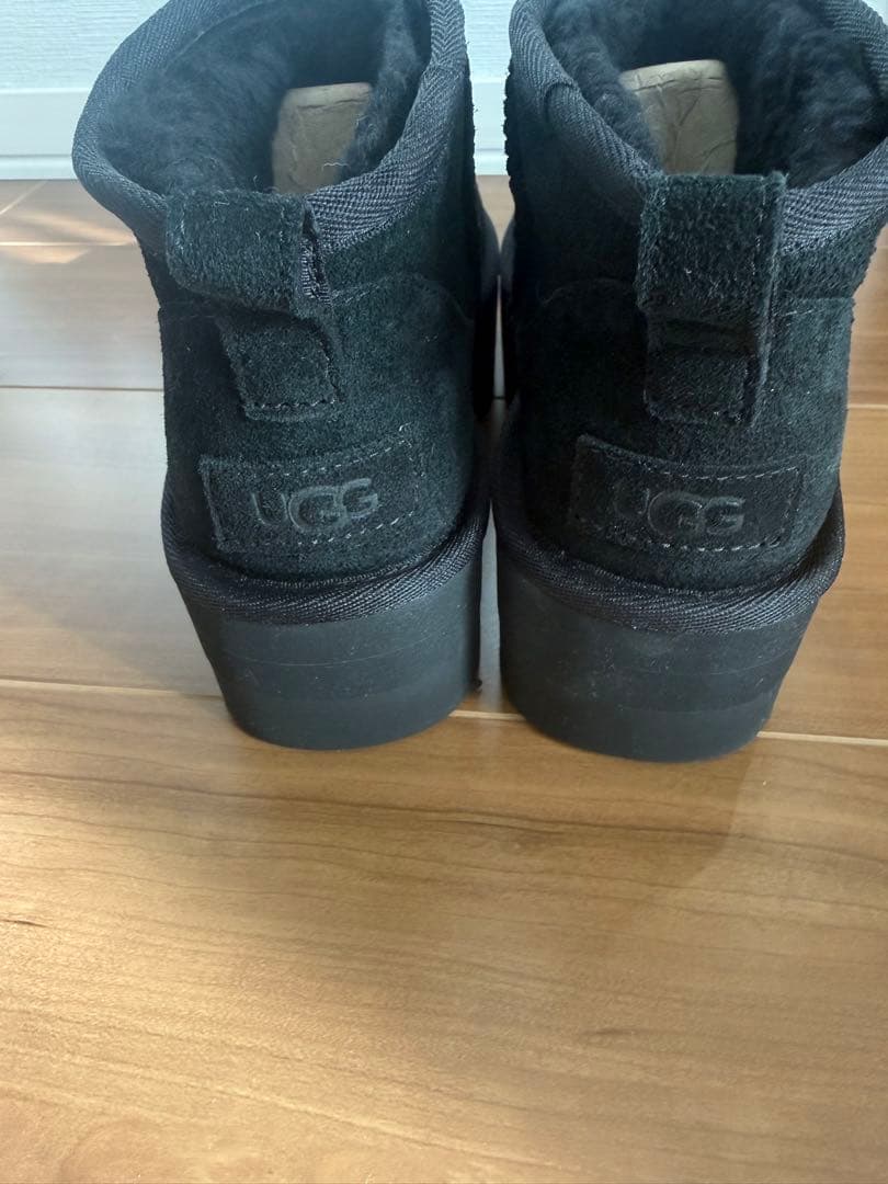 UGG 黒 ウルトラミニ　厚底