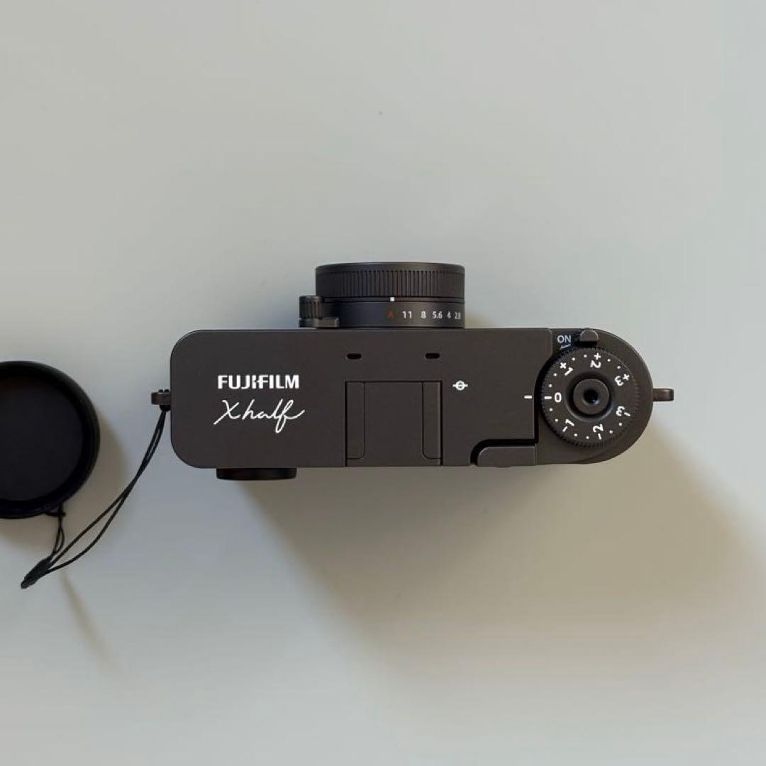 FUJIFILM xhalf チャコールシルバー X-HF1