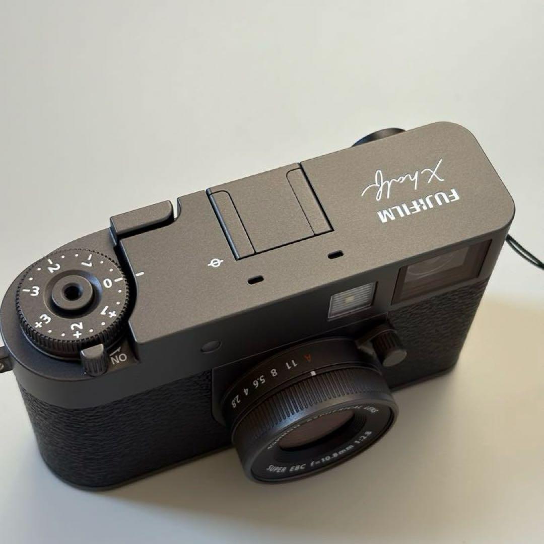 FUJIFILM xhalf チャコールシルバー X-HF1