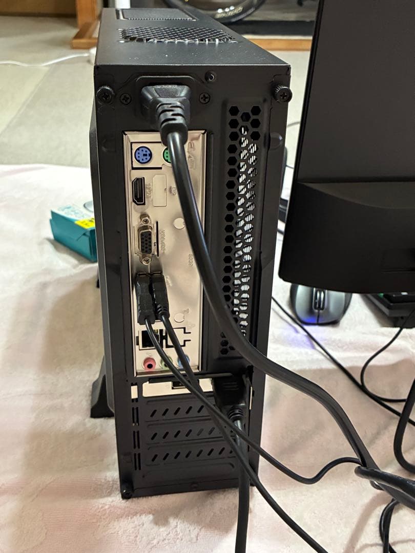 中古　フルセット　ゲーミングPC 23インチモニターoffice ワードエクセル