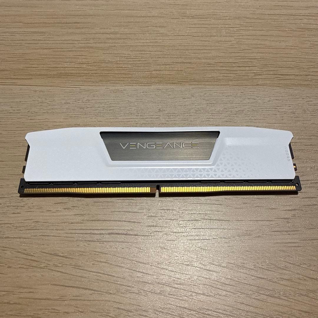 Corsair VENGEANCE DDR5-5200 ホワイト 32GB 1枚