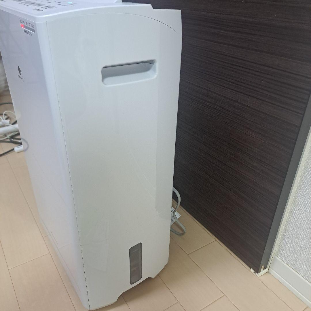 ほぼ未使用 Panasonic 衣類乾燥除湿機 F-YHVX120 2023年製