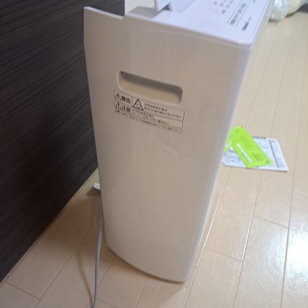 ほぼ未使用 Panasonic 衣類乾燥除湿機 F-YHVX120 2023年製