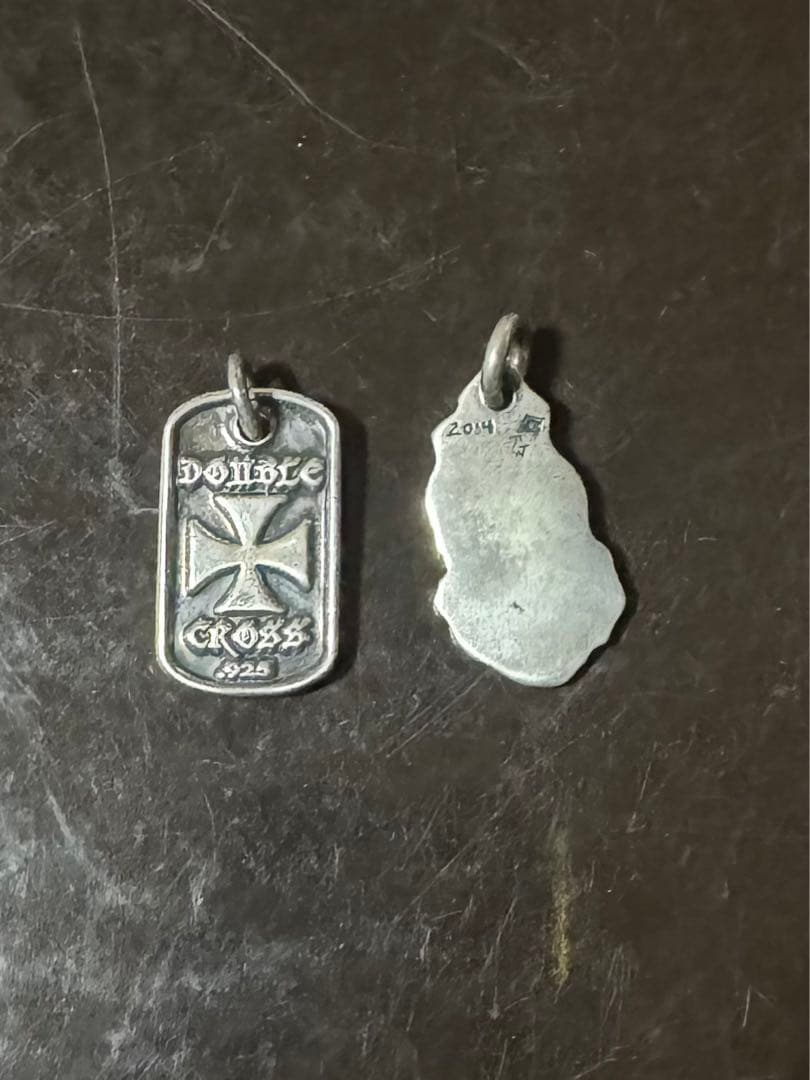 TRAVIS WALKER ダブルクロスドッグタグ　ハンマードTWロゴ　セット