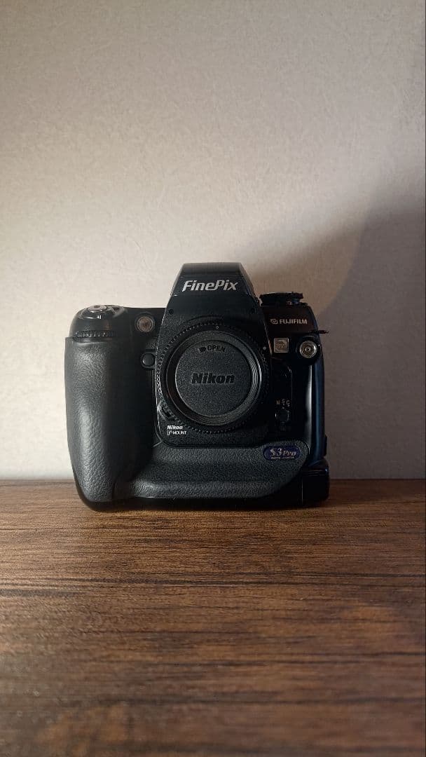 動作品 FUJIFILM S3Pro FinePix デジタル一眼レフカメラ